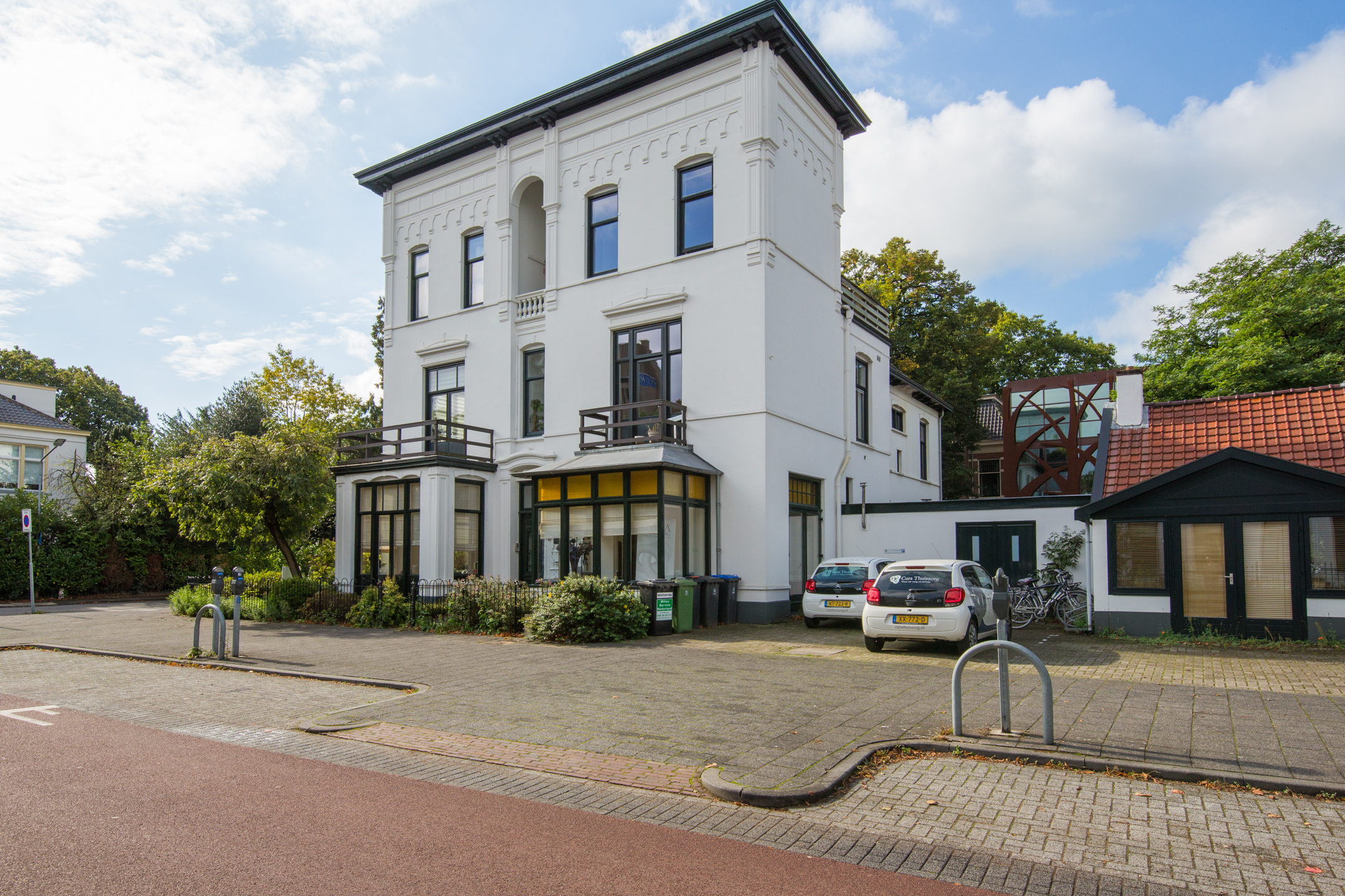 Voorzijde  Hoge Naarderweg 61